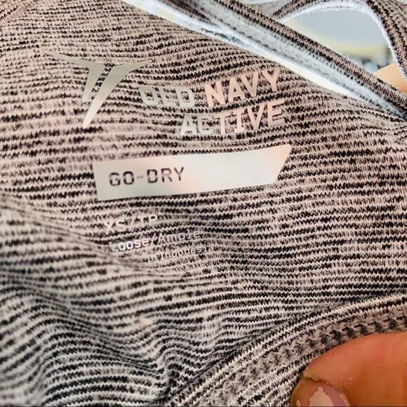 OLD NAVY ACTIVE White Grey Open Back Athletic Strap Sports Bra Tank Top Shirt XS - Picture 6 of 7